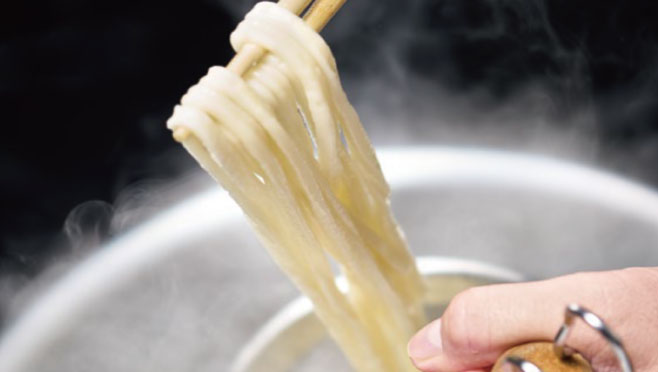 こだわりの特製うどん麺image